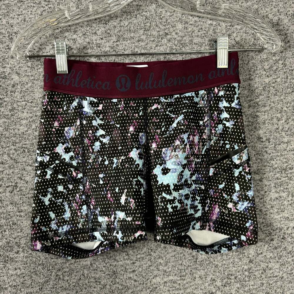 Lululemon Women's Size 4 Floral Print Polyester Compression Activewear Shorts